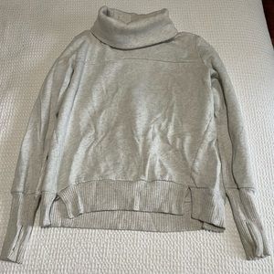 Alo small turtleneck sweatshirt